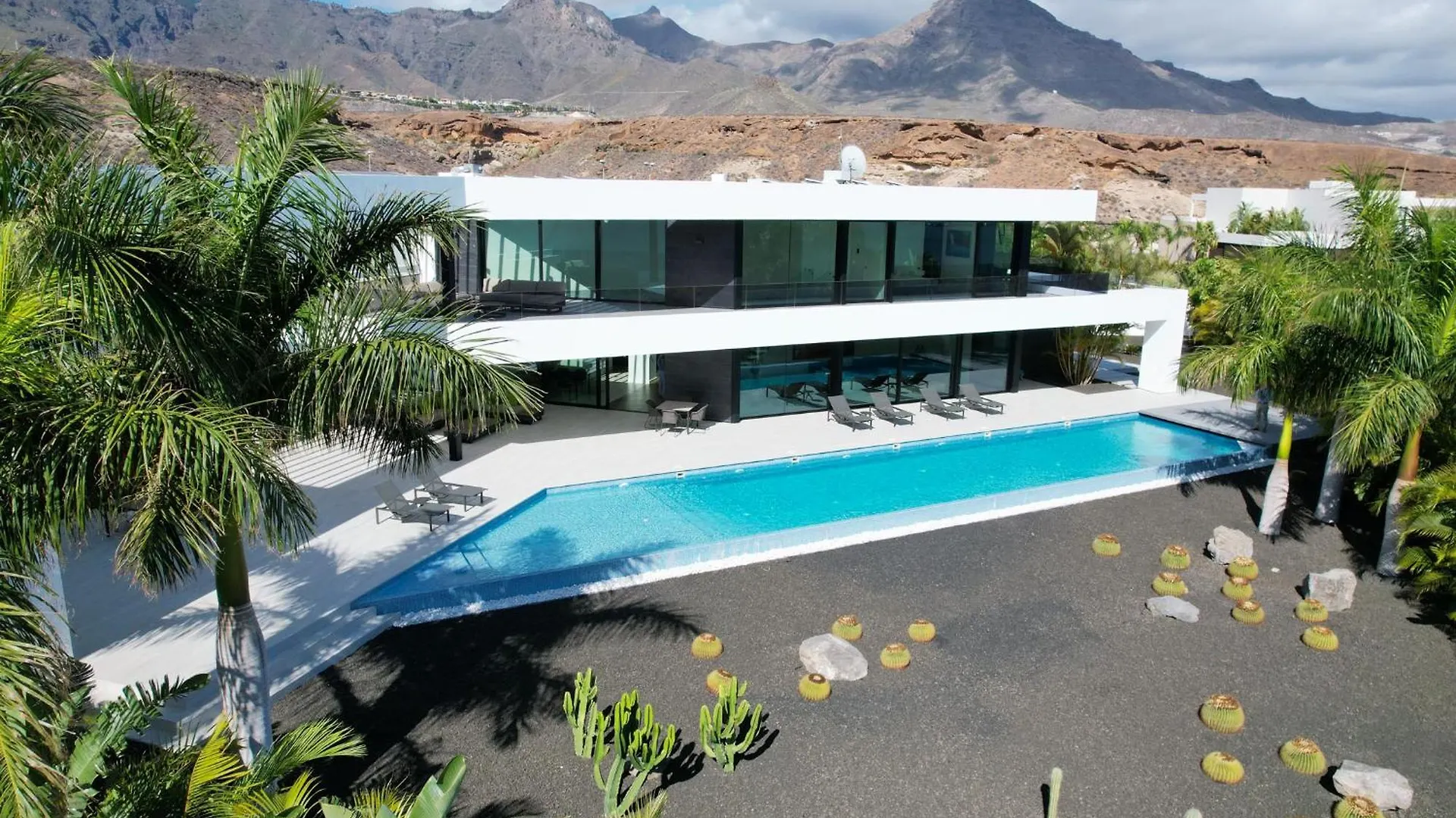 Suncanarias Villa Macaronesia Costa Adeje