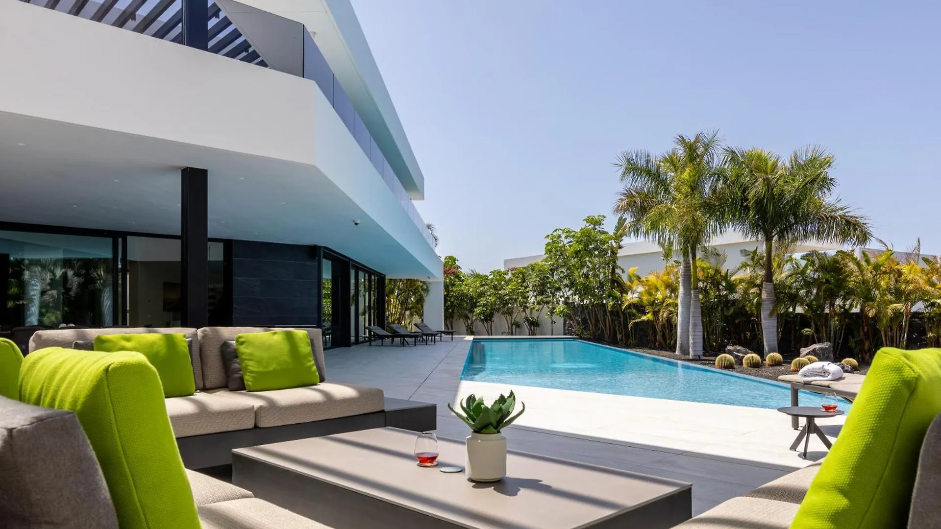 Suncanarias Villa Macaronesia Costa Adeje İspanya